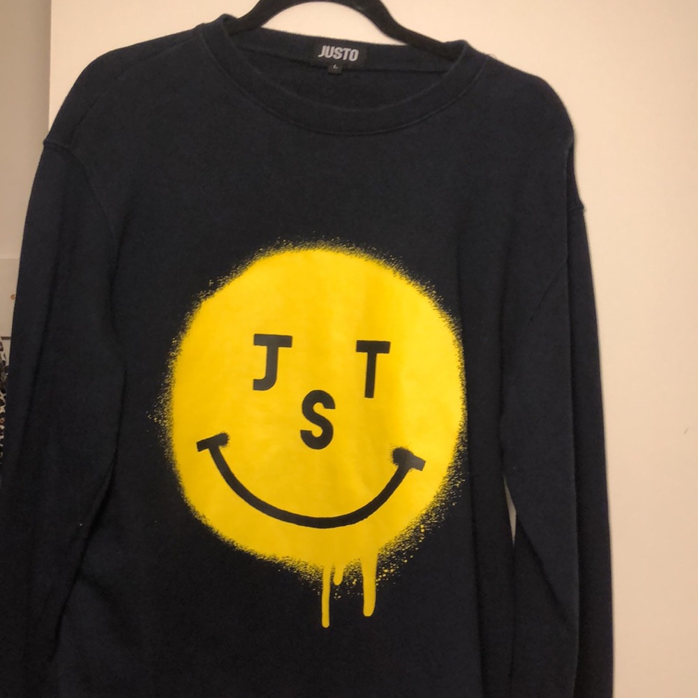 Men’s JUSTO sweatshirt size large 
Gently used no rips, tears, stains or snags